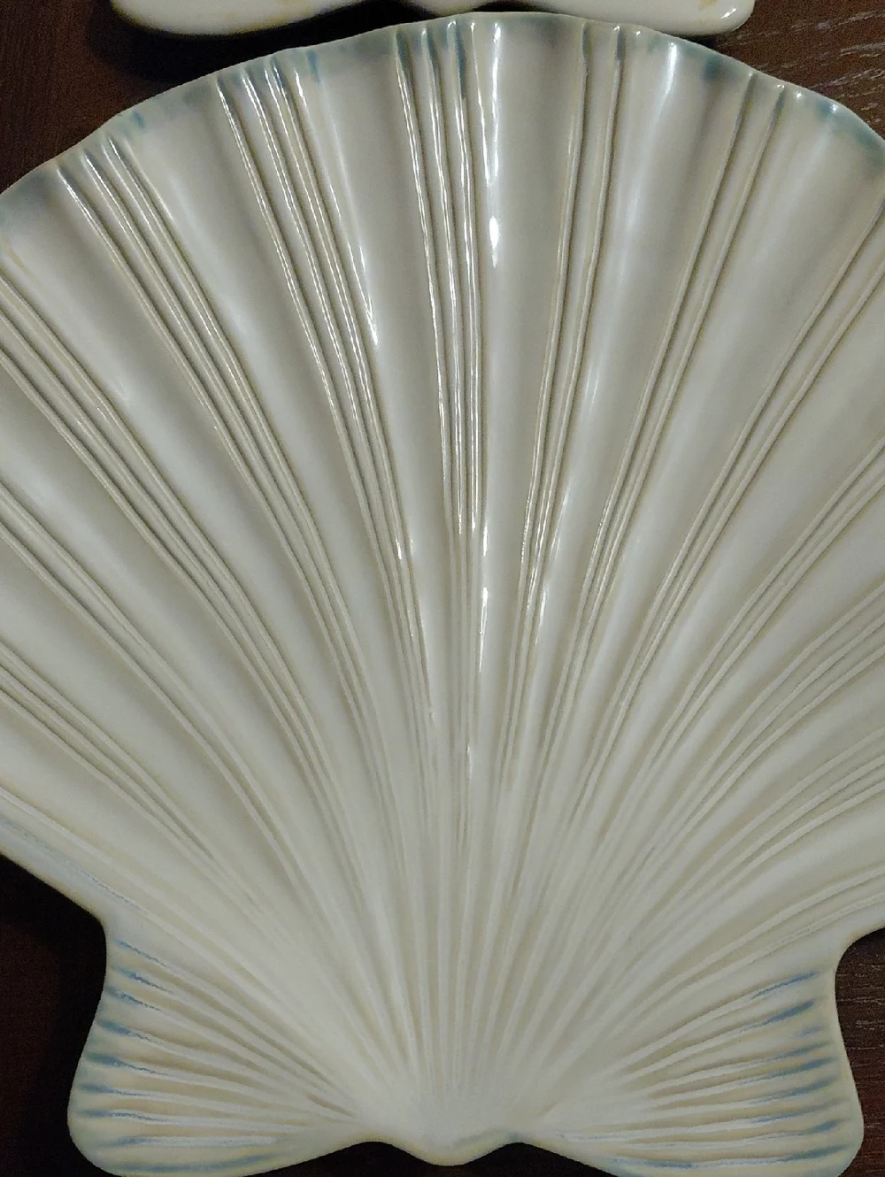 Shoreline Collection, Home Studio, 2 Shell Dishes. New.